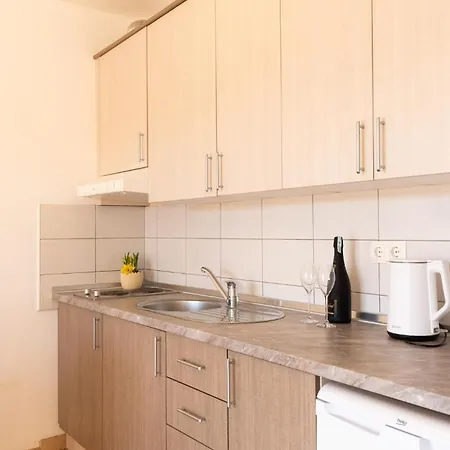 Gorgeous In With Wifi Apartamento Duće